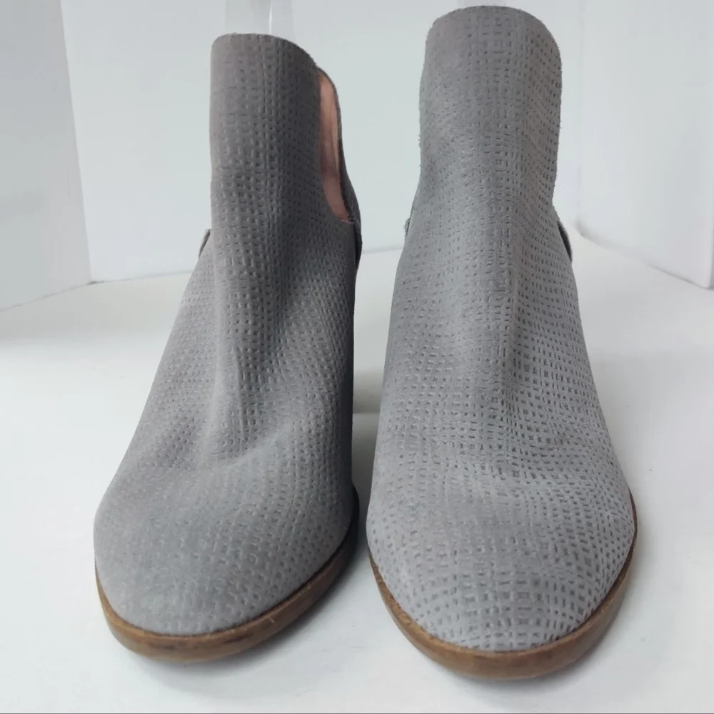 LUCKY BRAND Powe Gray Titanium Textured Suede Leather Block Heel Booties Sz 8.5